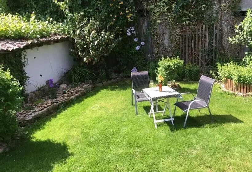 Bed and Breakfast Pension Am Schlossberg