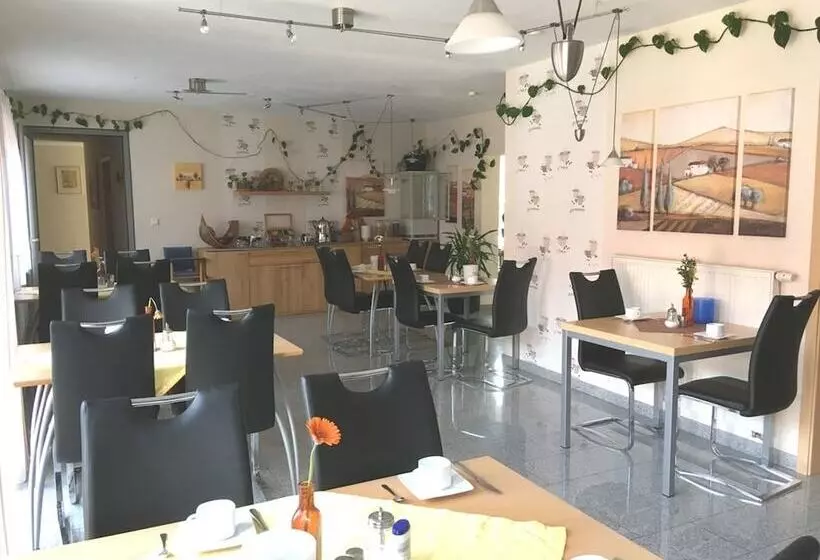 Bed and Breakfast Pension Am Schlossberg