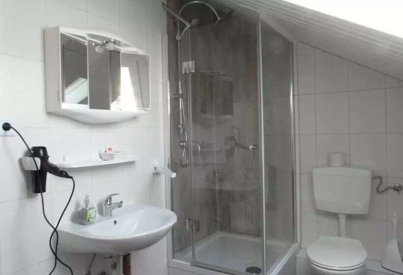 هتل Landgasthaus Rosenhof