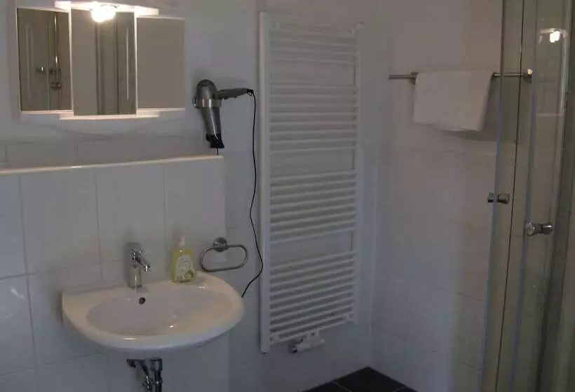 هتل Landgasthaus Rosenhof