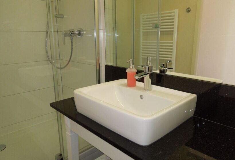 فندق Mutiger Ritter