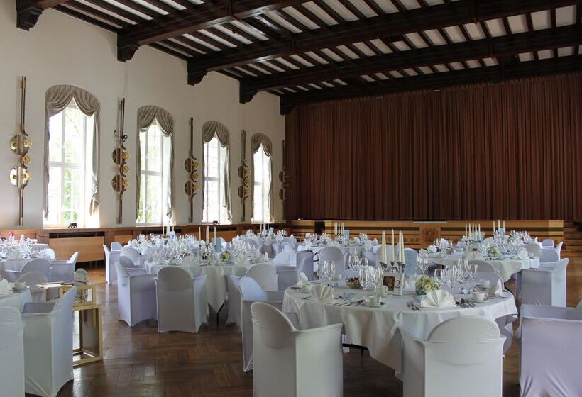 فندق Mutiger Ritter