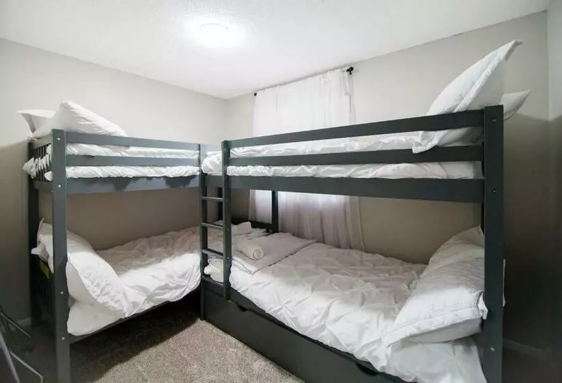 Private Beulah Cabin 10 Min To Crystal Lake Two King Beds