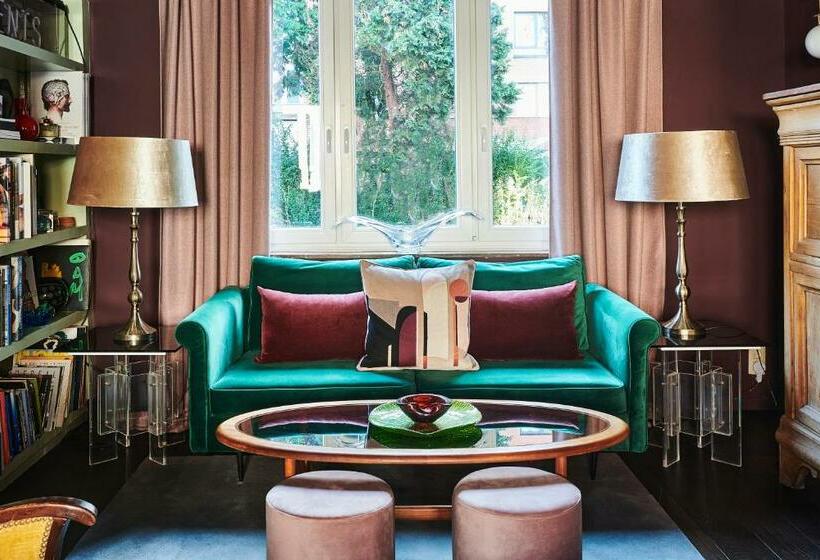 Design Family 2 Bedroom House & Garden