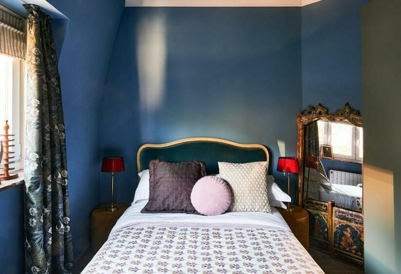 Design Family 2 Bedroom House & Garden