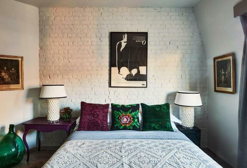 Design Family 2 Bedroom House & Garden