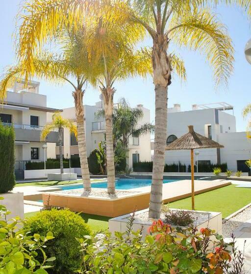 Fantastic Home With Ac, Pool And Bbq