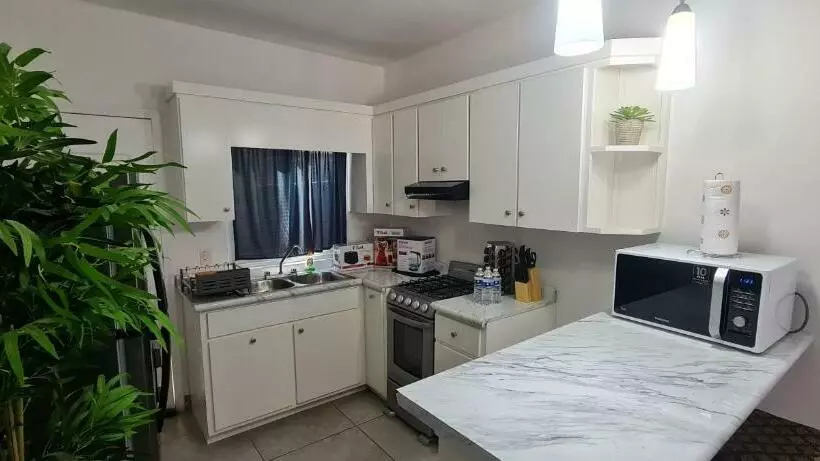 Gated And Very Secured White House 6 Mins From The Beach