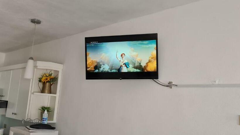 Gated And Very Secured White House 6 Mins From The Beach