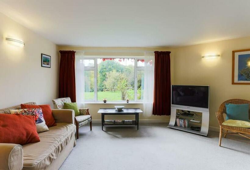 Truro Apartment In A Stunning Quiet Location