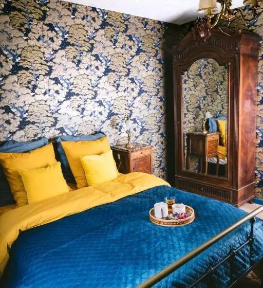 V I O L E T T E La Souris Des Champs