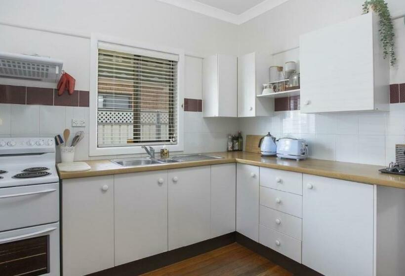 Coast Along   Ettalong Beach