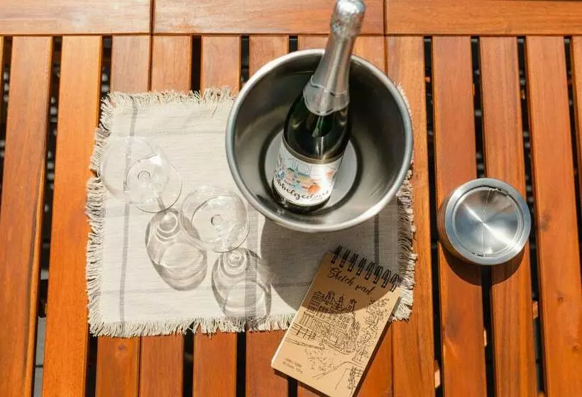 Küsten Suite West Seitliche Wasserlage, 1 Balkon, 90qm