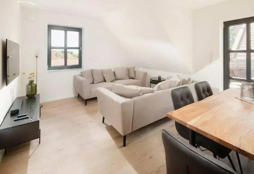 Küsten Suite West Seitliche Wasserlage, 1 Balkon, 90qm