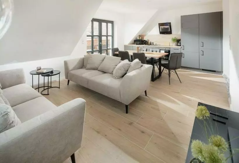 Küsten Suite West Seitliche Wasserlage, 1 Balkon, 90qm