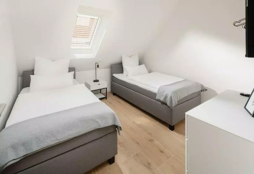 Küsten Suite West Seitliche Wasserlage, 1 Balkon, 90qm