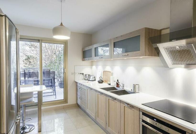 L Hauterive   Magnifique T3 Piscine Tennis Caluire