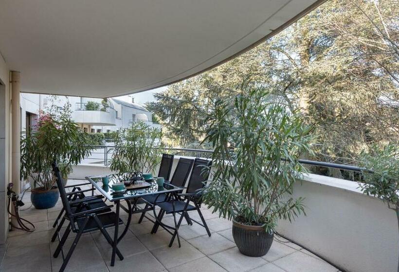 L Hauterive   Magnifique T3 Piscine Tennis Caluire