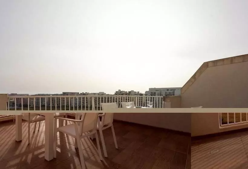 Sunny Penthouse Wterrace And Open Views