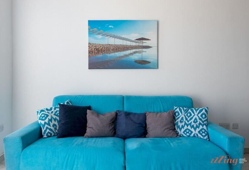 Sunny Penthouse Wterrace And Open Views