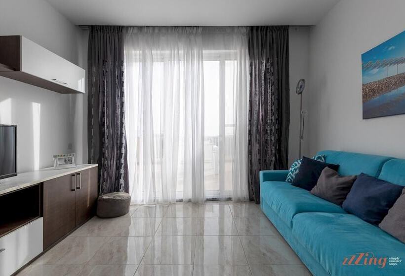 Sunny Penthouse Wterrace And Open Views