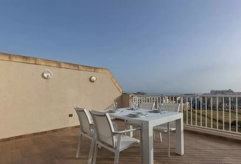 Sunny Penthouse Wterrace And Open Views