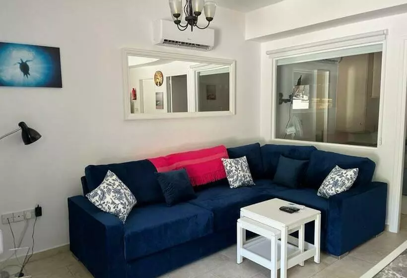 2 Palaepaphos Gardens