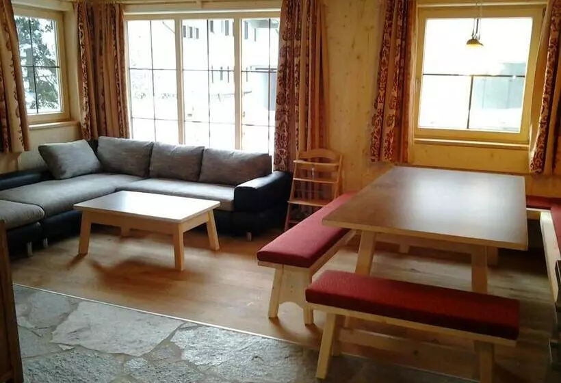 Alois & Elisabeth, Chalet