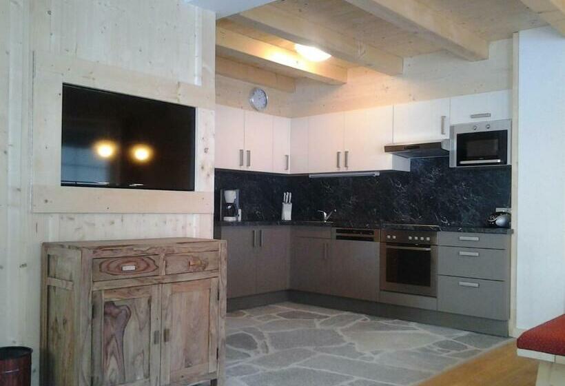 Alois & Elisabeth, Chalet