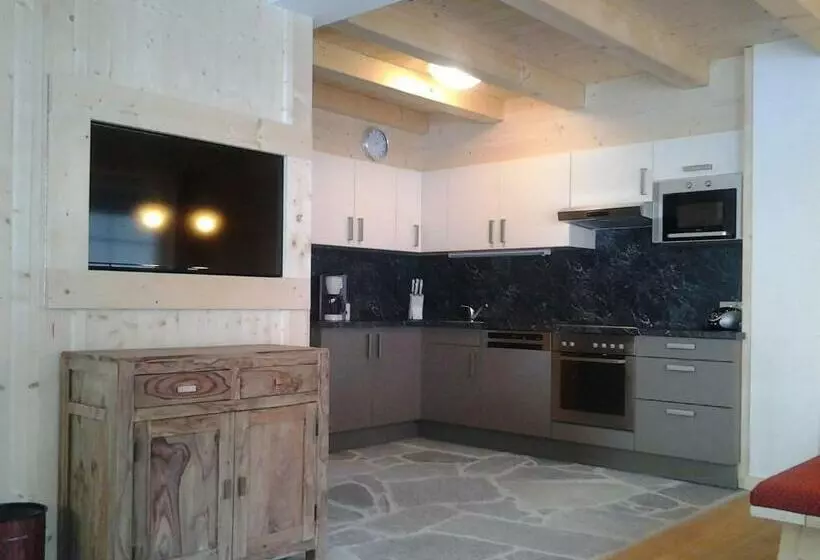 Alois & Elisabeth, Chalet