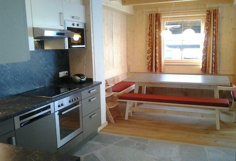 Alois & Elisabeth, Chalet