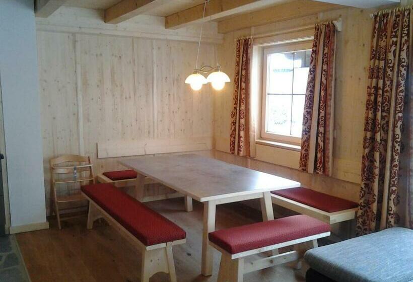 Alois & Elisabeth, Chalet