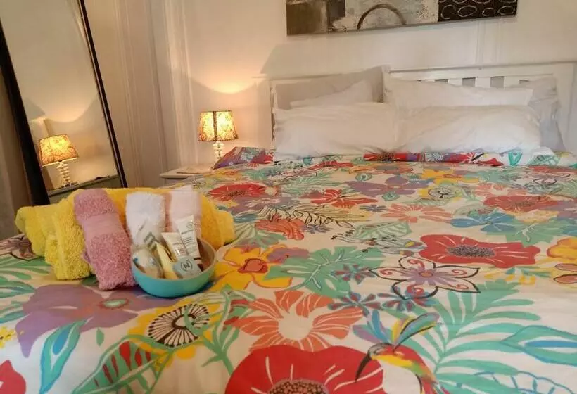 Classic Queenslander Apartment