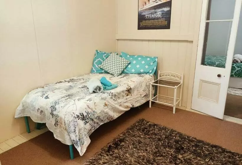 Classic Queenslander Apartment