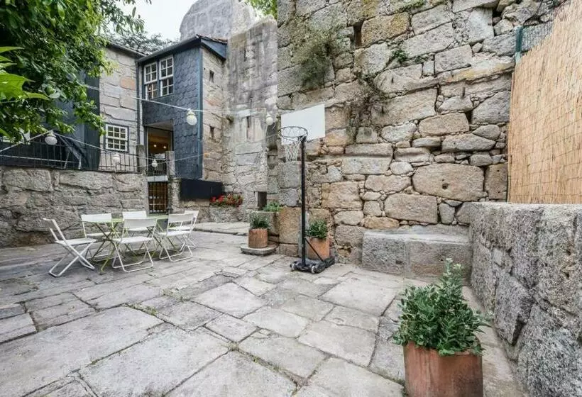 Guestready   Guindais Well House