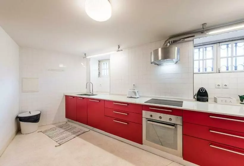 Guestready   Guindais Well House