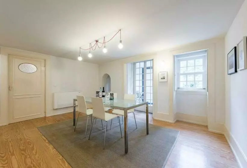 Guestready   Guindais Well House