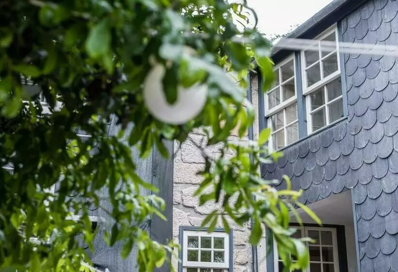 Guestready   Guindais Well House