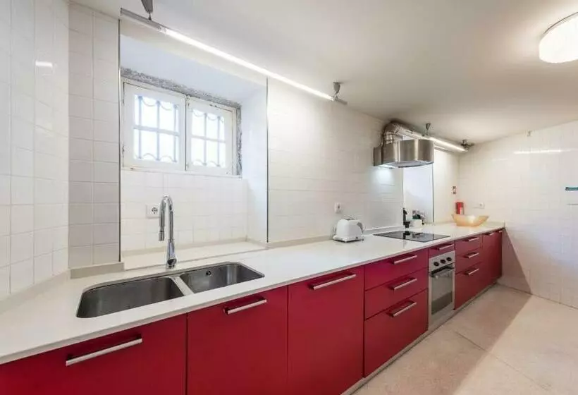Guestready   Guindais Well House