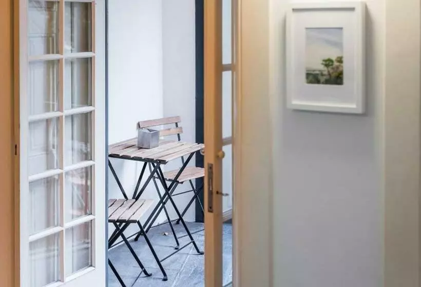 Guestready   Guindais Well House