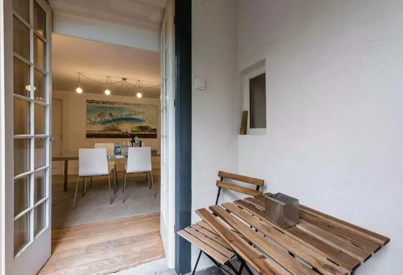 Guestready   Guindais Well House