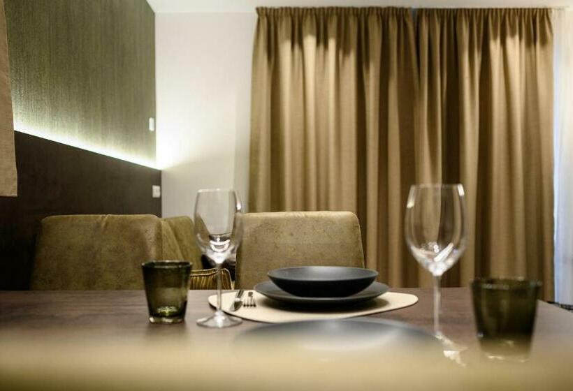 Sambock Quarter Pustrabase