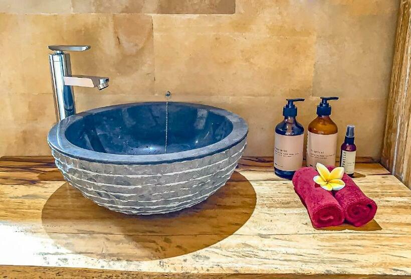 Sri Lestari Banyuatis