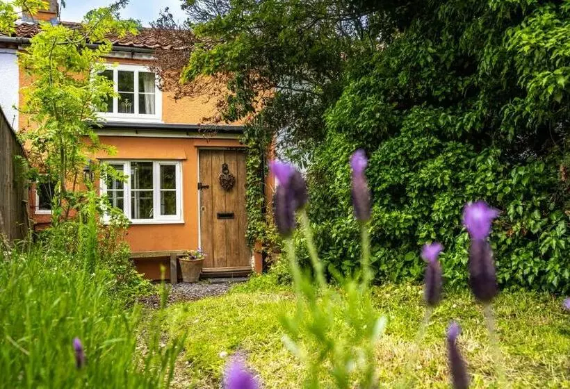 2 Fox Cottage, Darsham