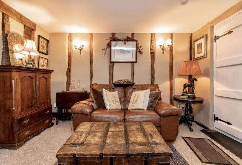 2 Fox Cottage, Darsham