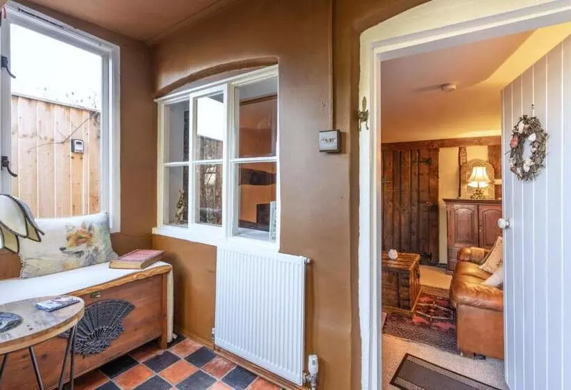 2 Fox Cottage, Darsham