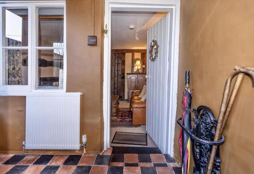 2 Fox Cottage, Darsham