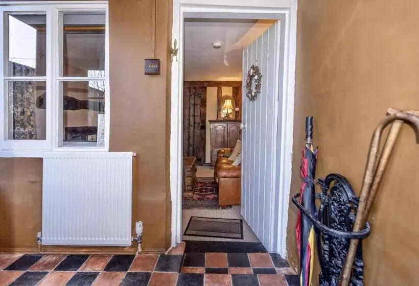 2 Fox Cottage, Darsham