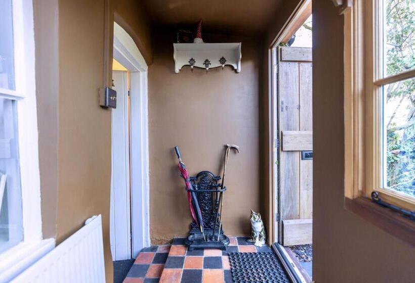 2 Fox Cottage, Darsham