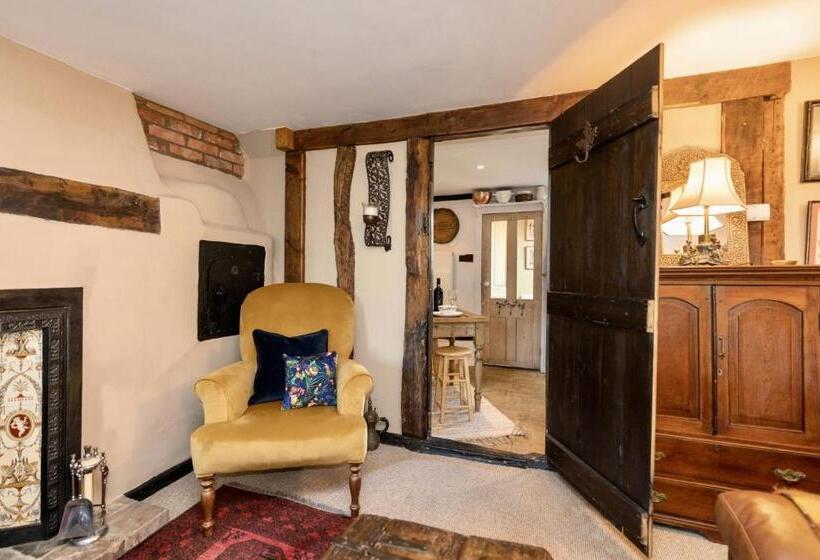 2 Fox Cottage, Darsham